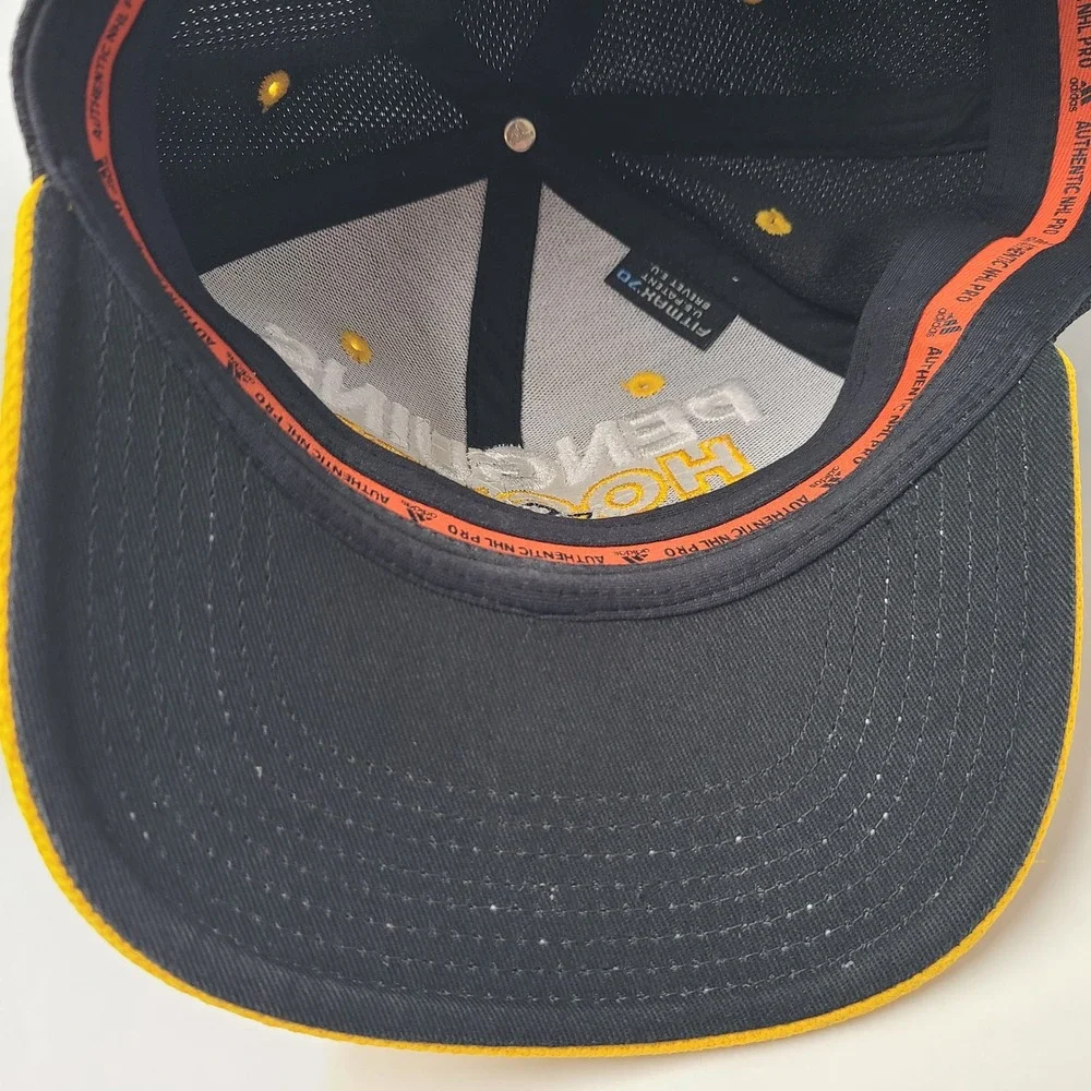 Pittsburgh Penguins Hat Fitted S-M Adidas Black Yellow NHL Hockey Flex Fit Men‎
